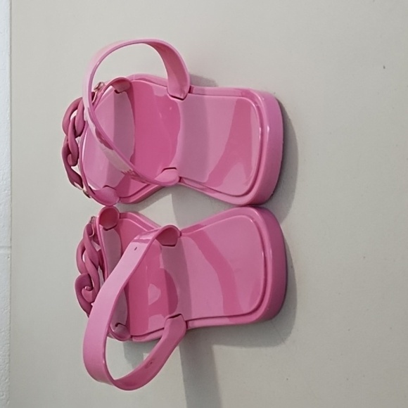 Hot Pink Jelly Sandal Flip-Flops with Chain Detail - Picture 4 of 8